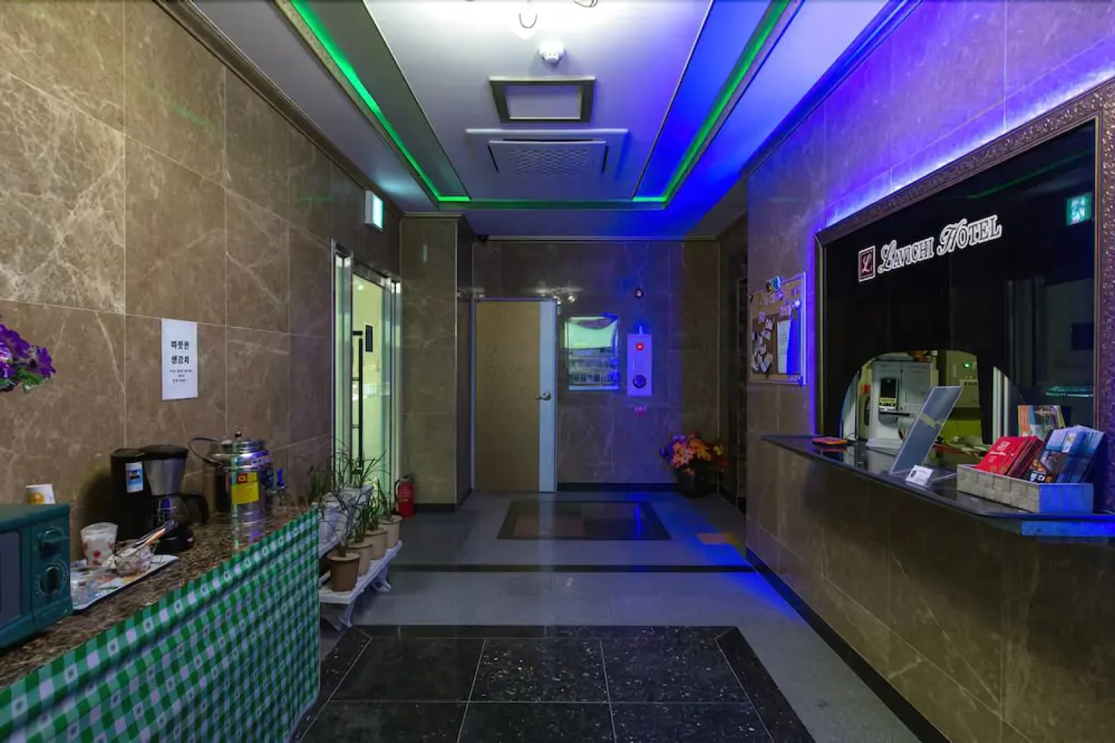 Lavichi Hotel