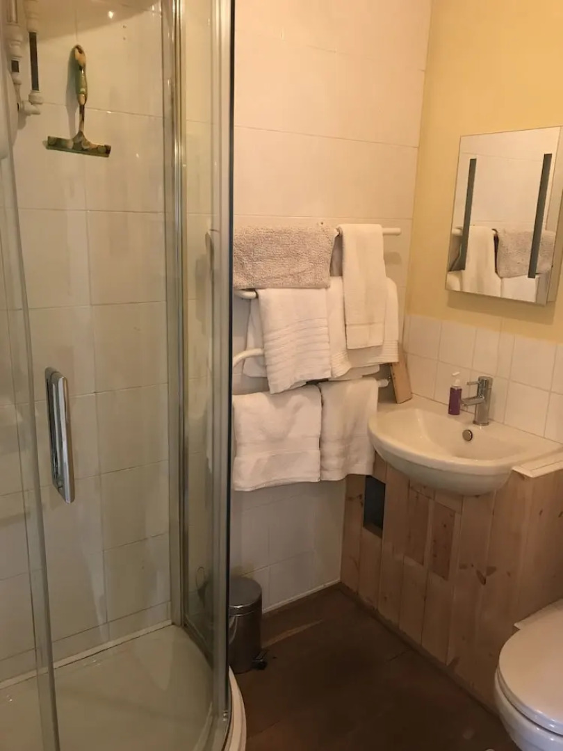 Lower Buckton Country House - Sleeps 12