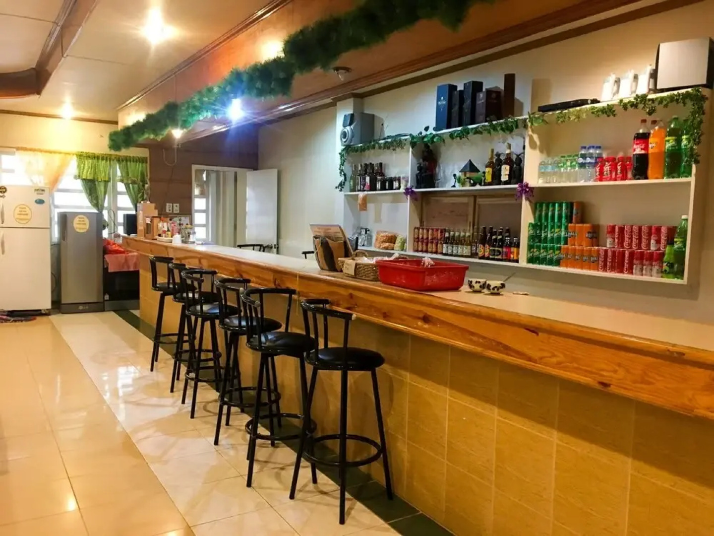 Rusty Nail Inn And Cafe