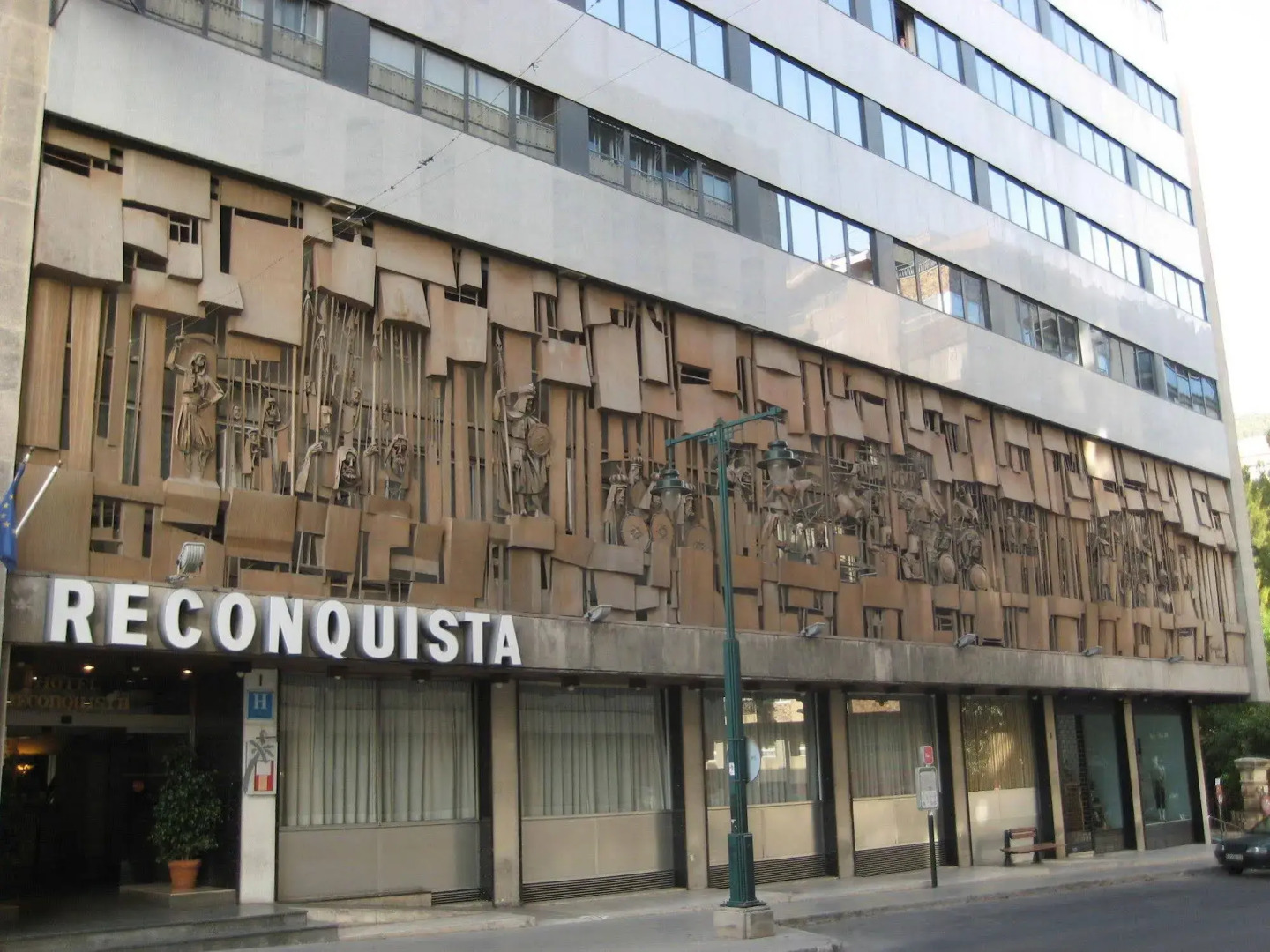 Hotel Reconquista