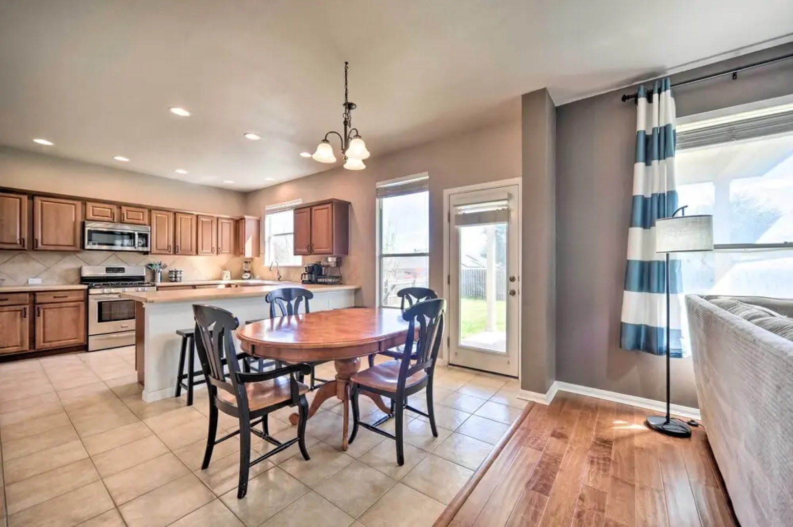 Centrally Located Kyle Home: Walk to Pool & Park!