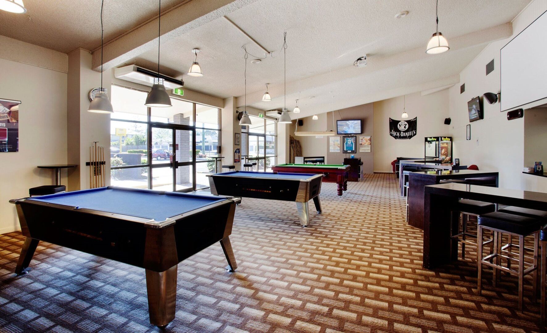 Nightcap at Kondari Resort