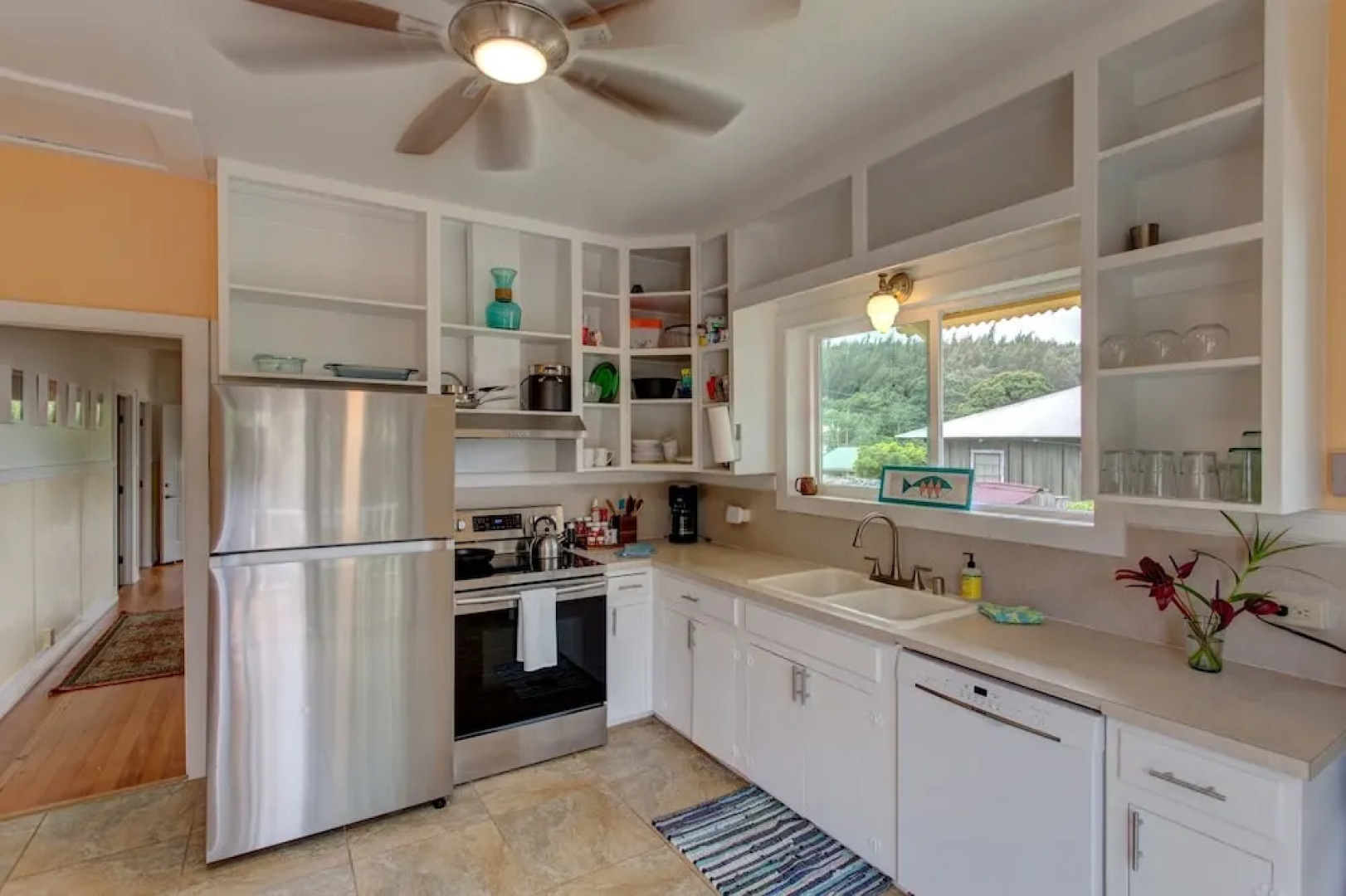 Hale Pikonia In Historic Honokaa Town 2 Bedroom Home