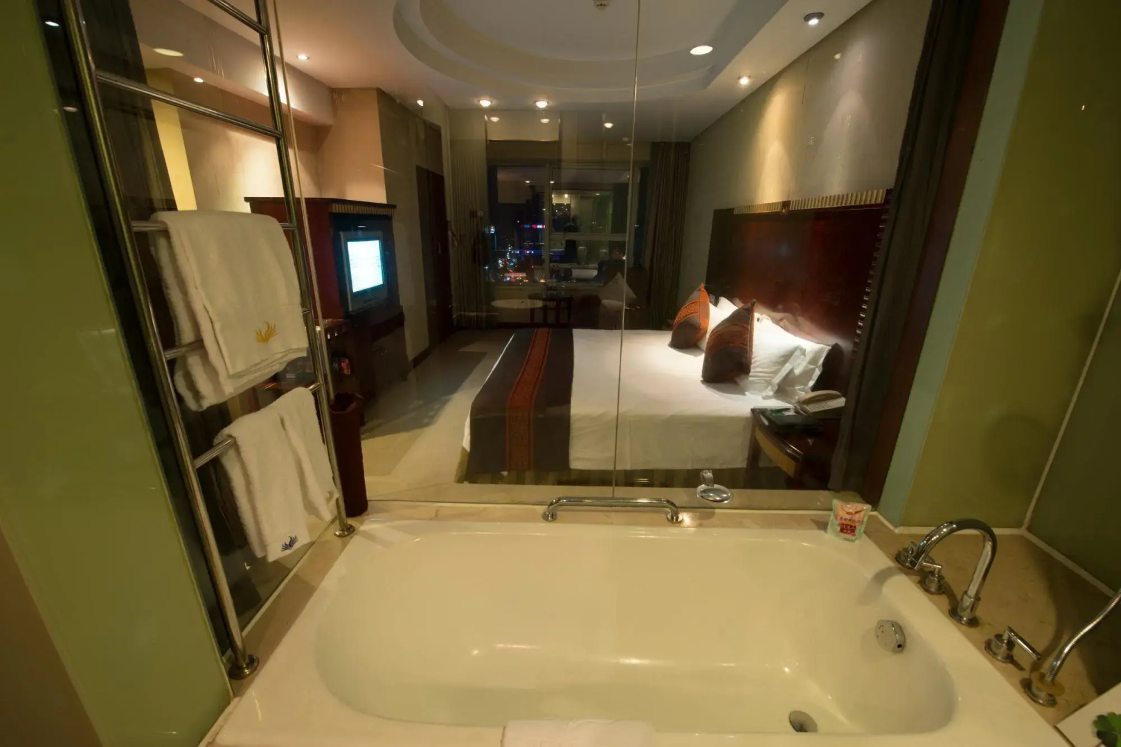 Yiwu Yimei Plaza Hotel
