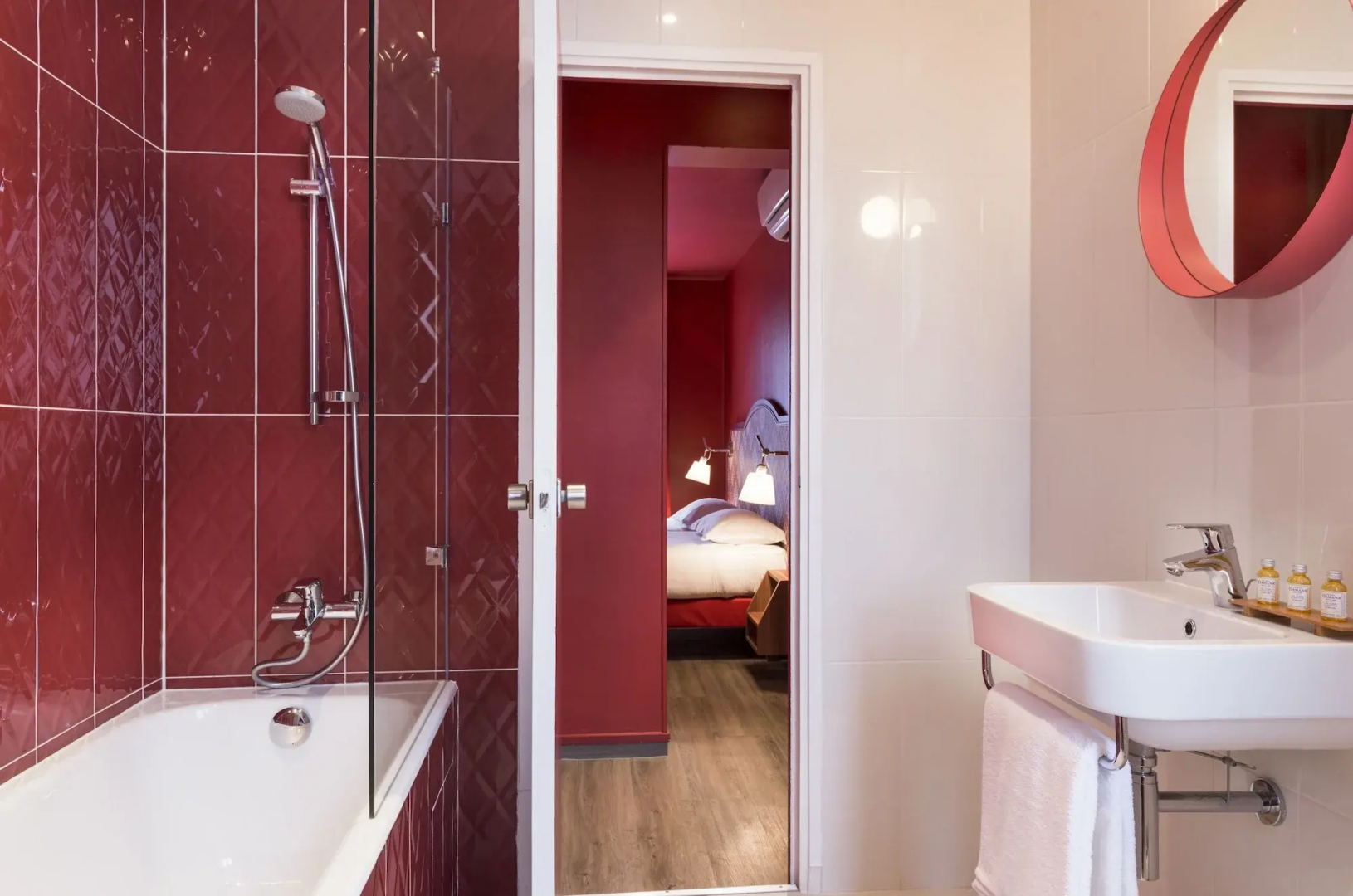 Hôtel Boris V. by Happyculture