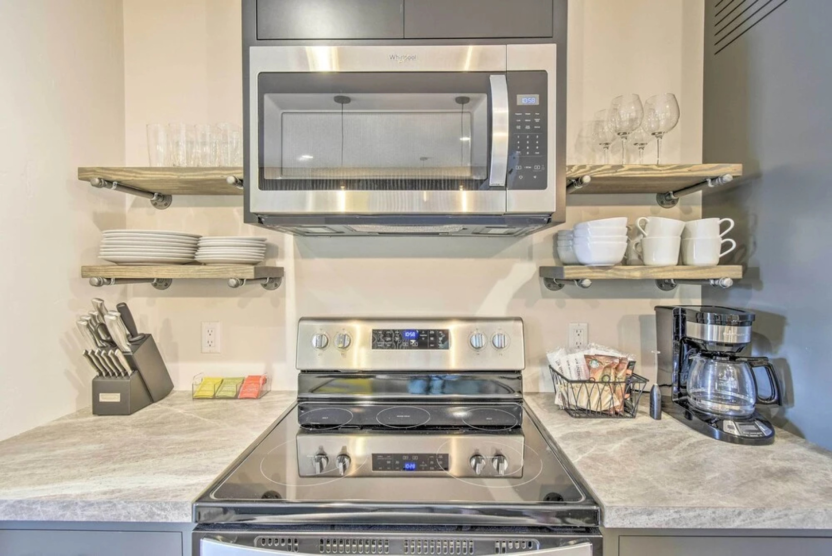 Modern Townhome w/ Deck - 1/2 Mi to Elkhart Lake!