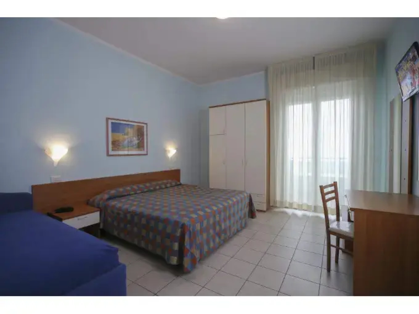 Iones Hotel