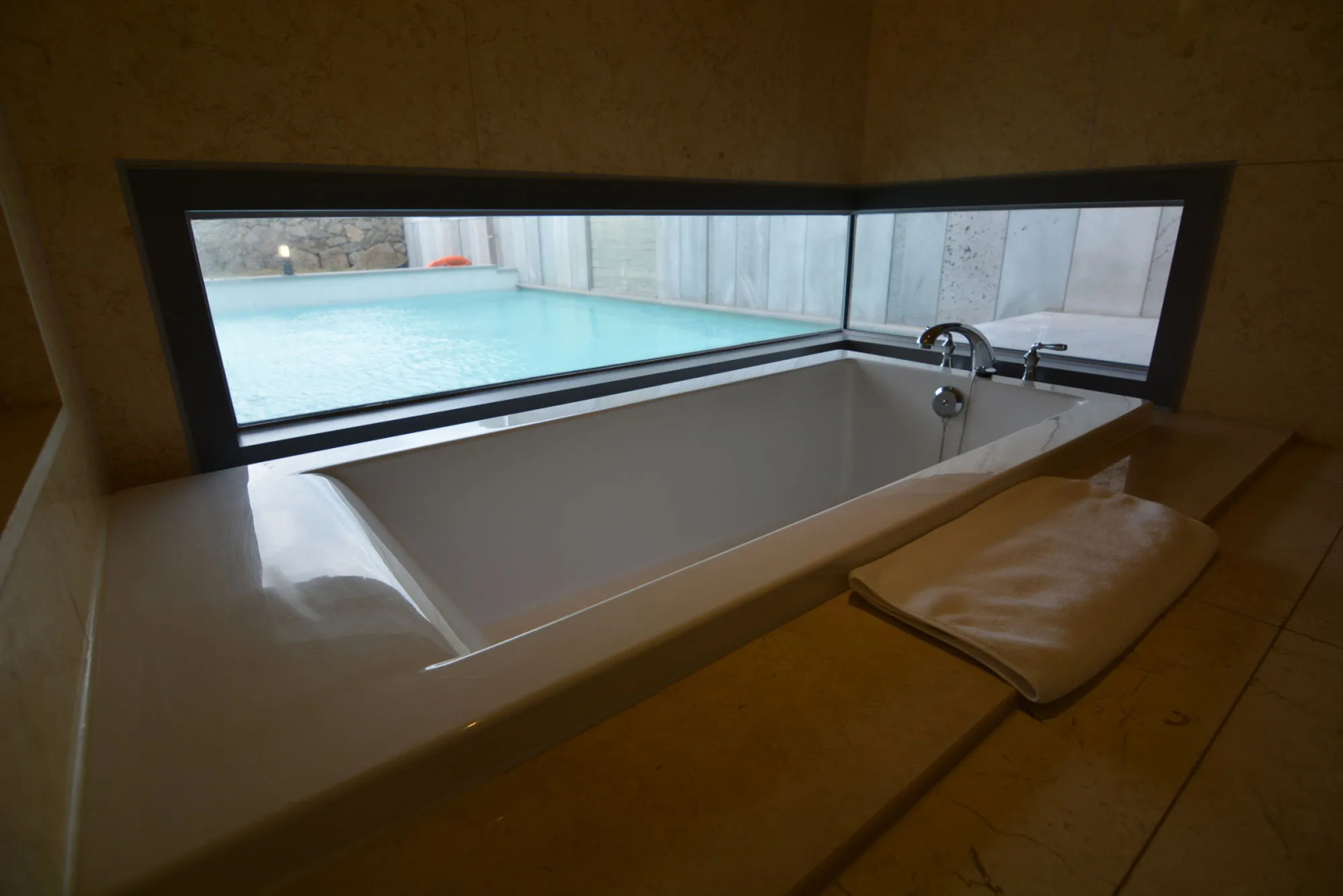 Luston Villa & Hotel