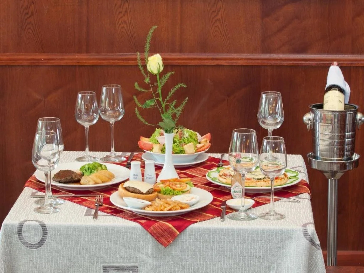 DLGL - Dung Quat Hotel