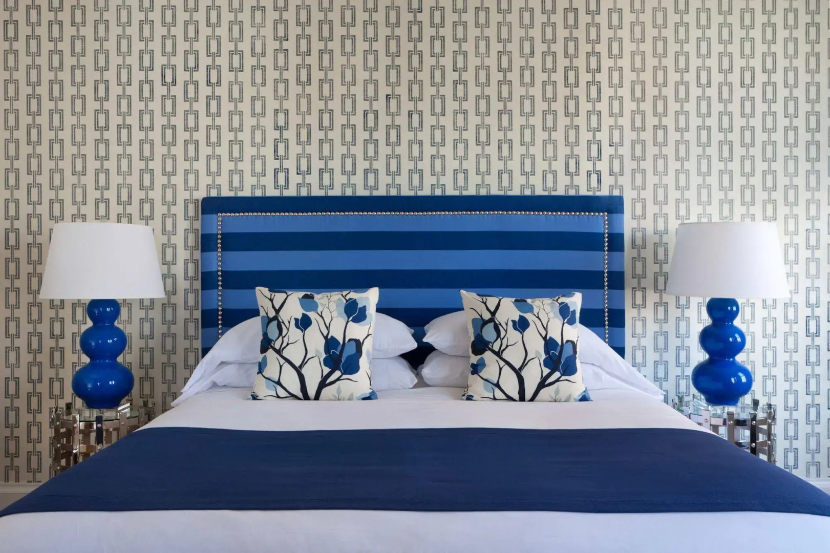 76 Main Ink Press Hotel