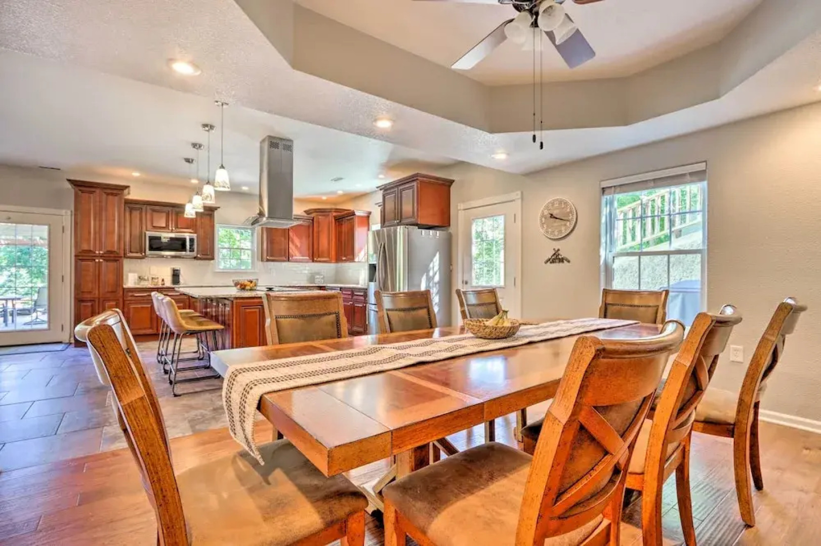 Dock & Jet Ski Slip: Lakeside Sunrise Beach Home!