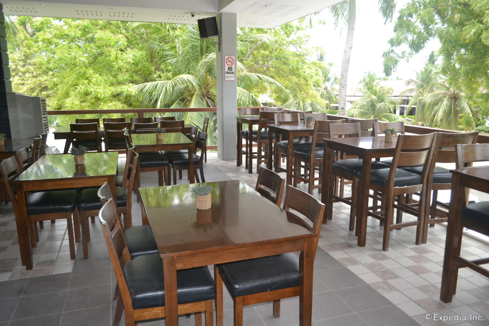 London Beach Resort and Hotel