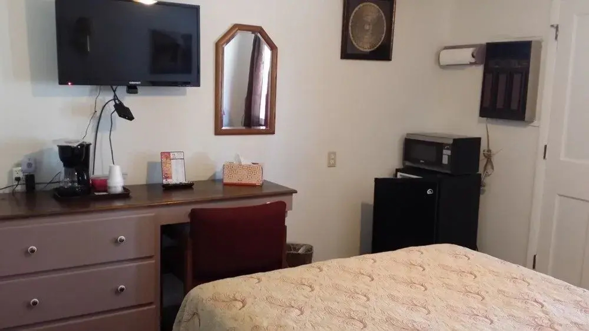 River Country Motor Lodge