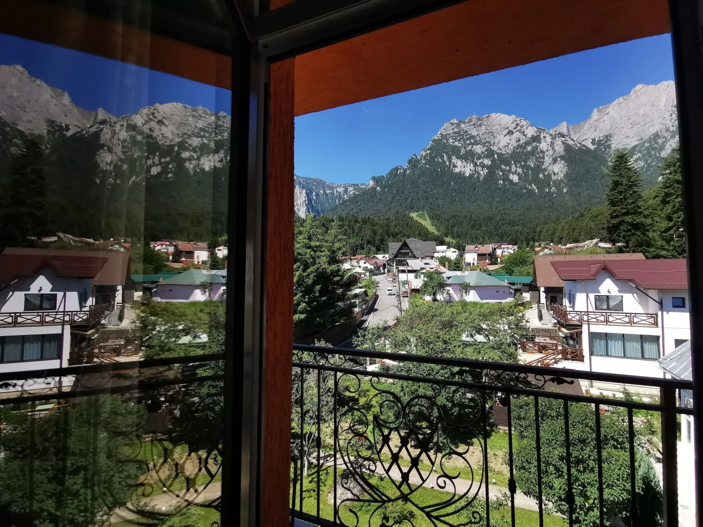 Iri Busteni Hotel