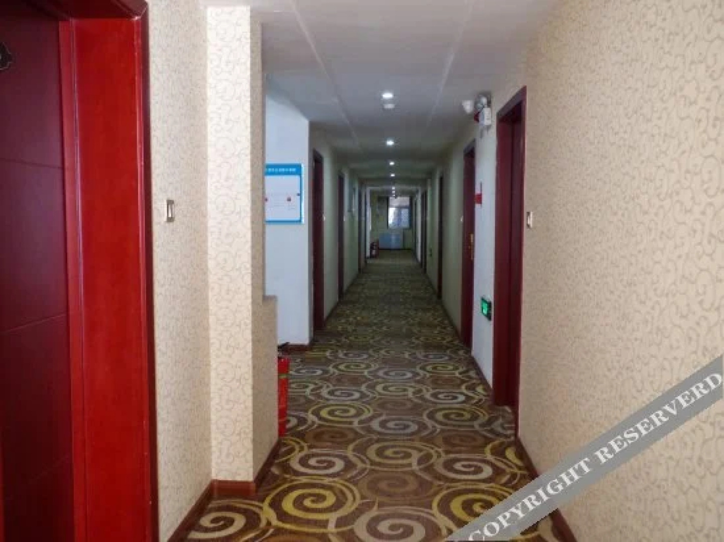 Yixuanju Business Hotel