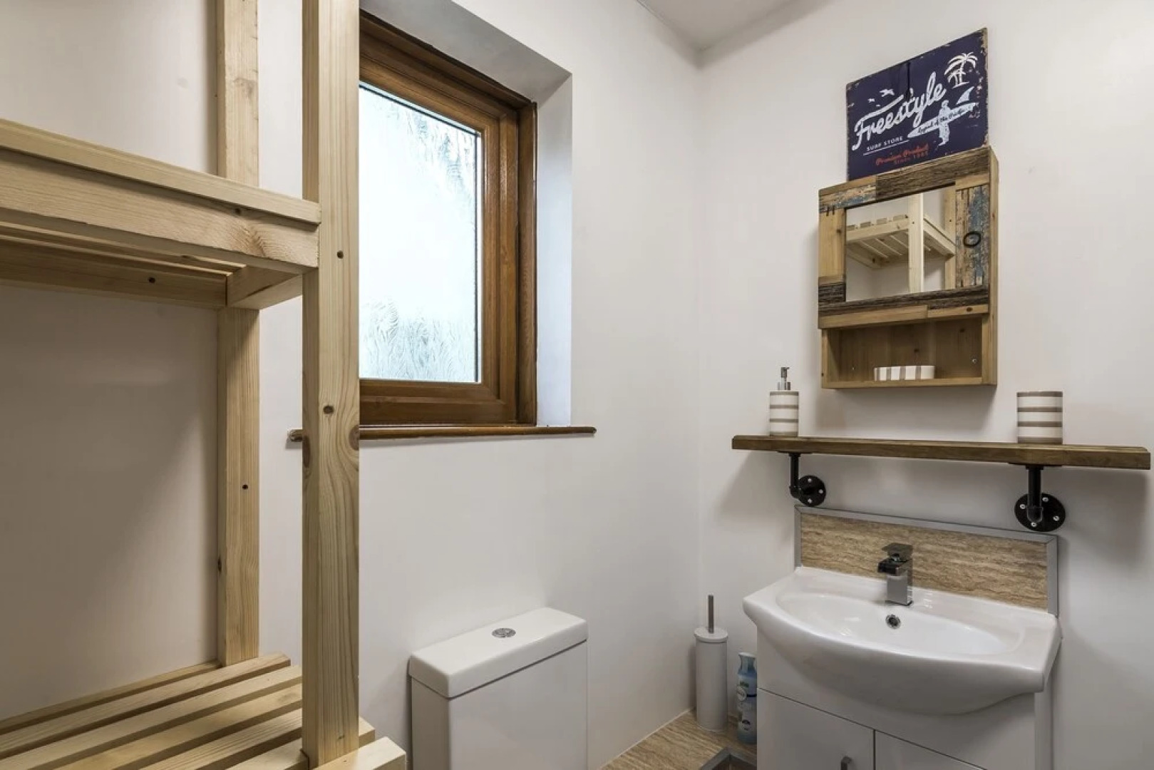 Field View - 3 Bedroom Holiday Home