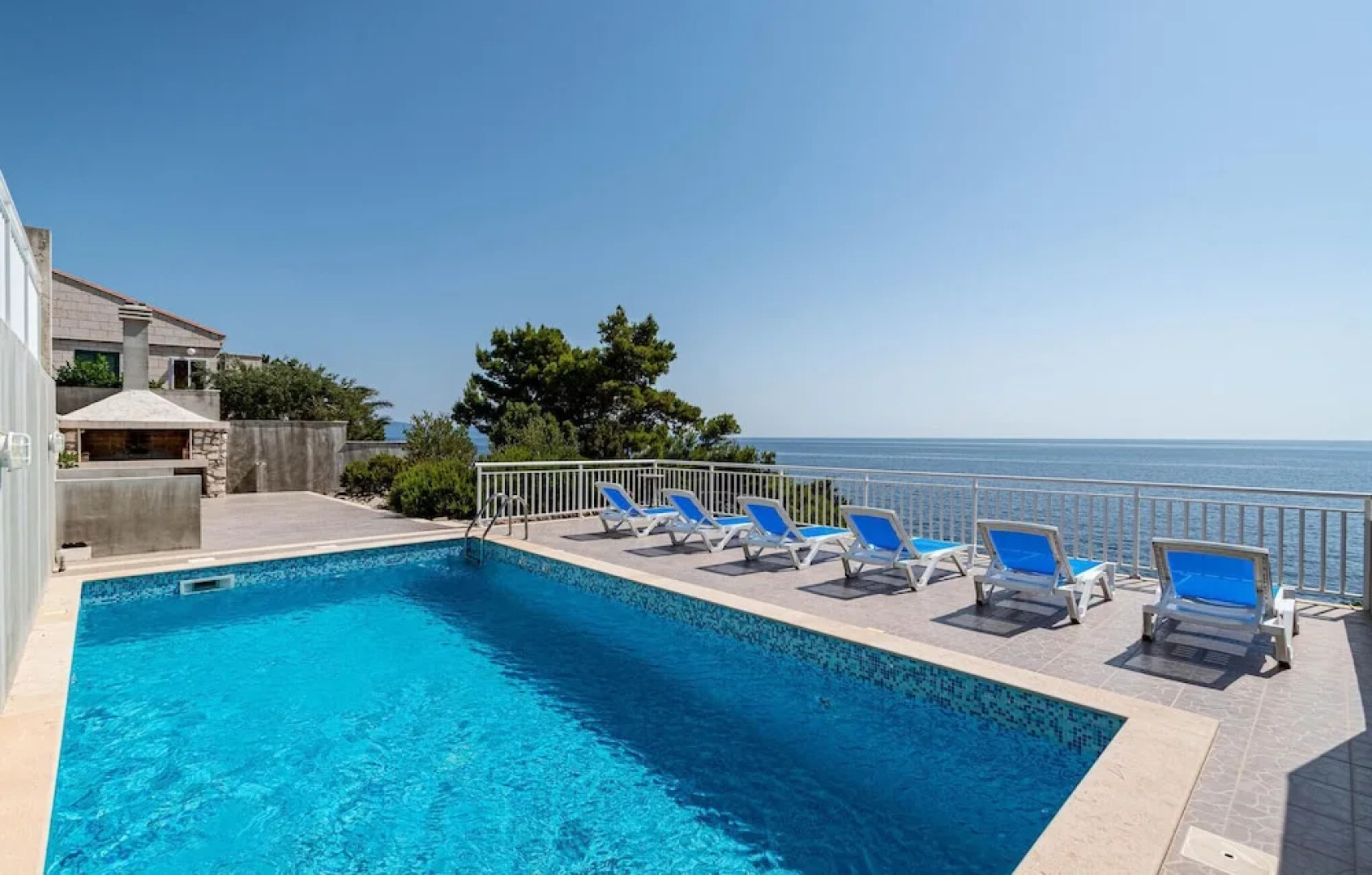 Awesome Home in Dingac With Wifi and 4 Bedrooms