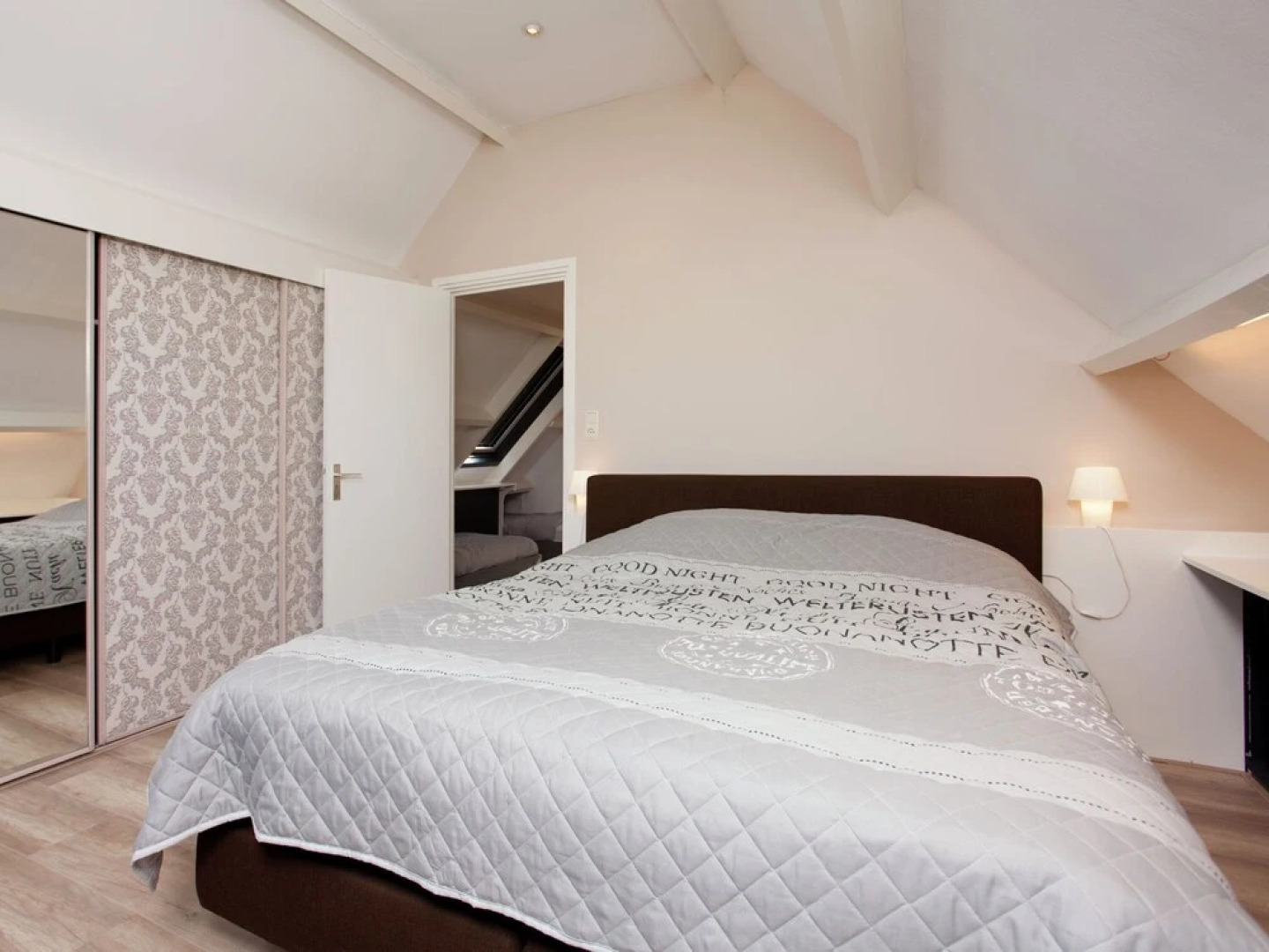 Atmospheric Holiday Home in Noordwijkerhout near Beach