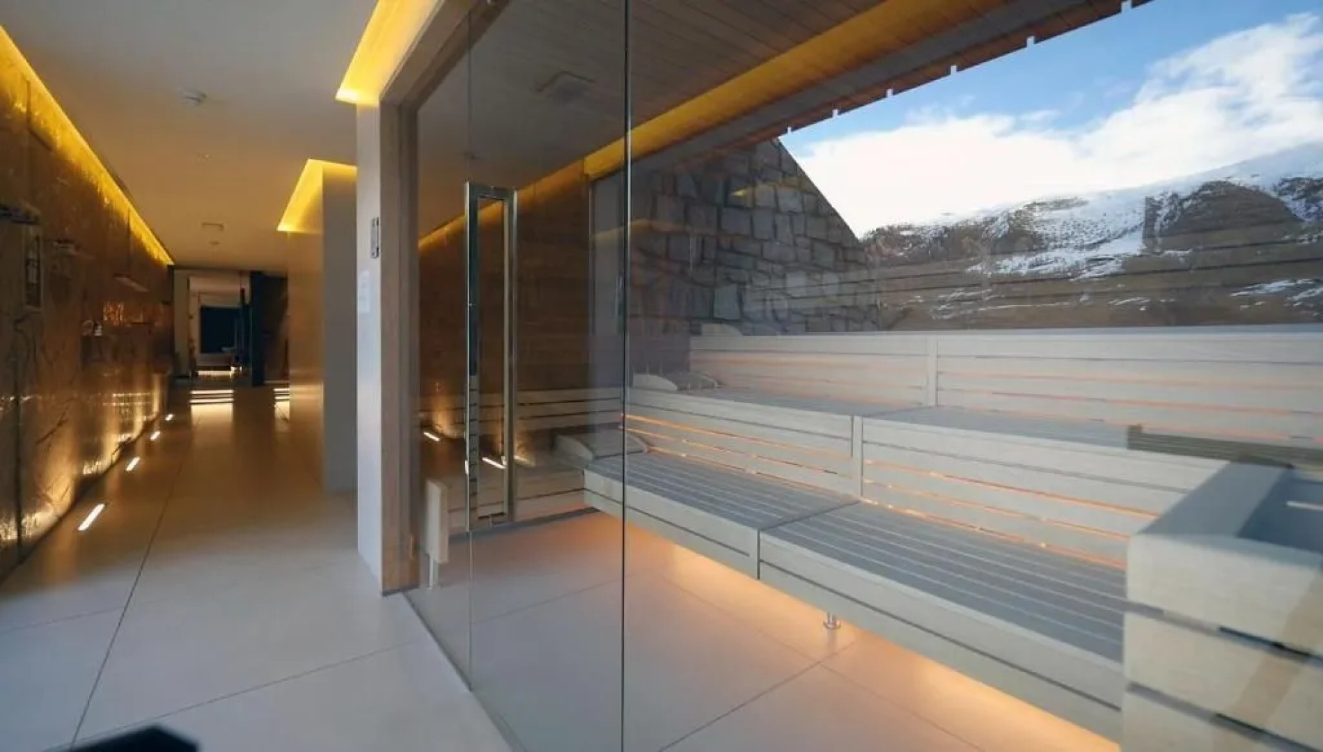 Alexander Charme Hotel