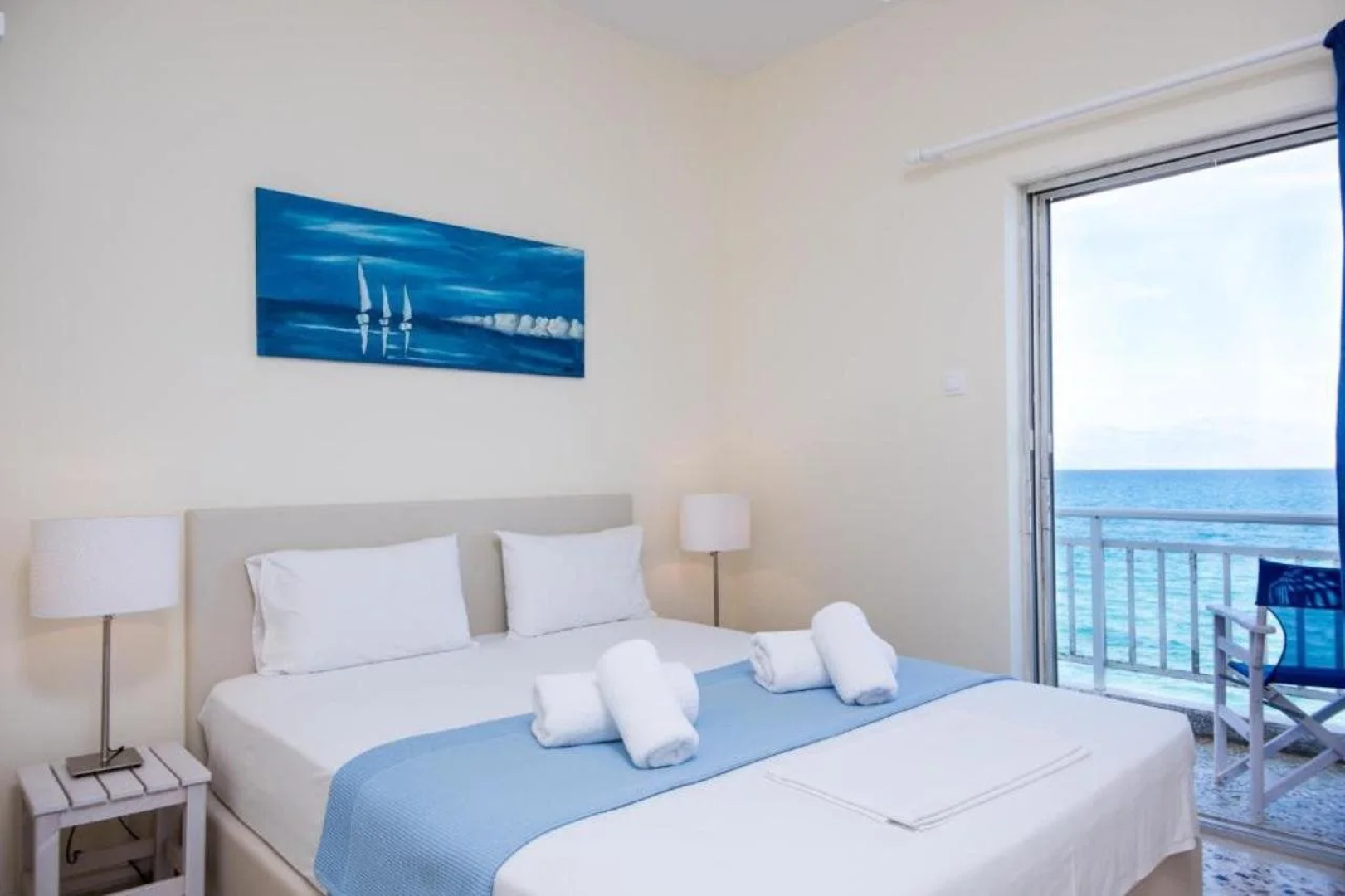 Spacious Apartment on the Beachfront