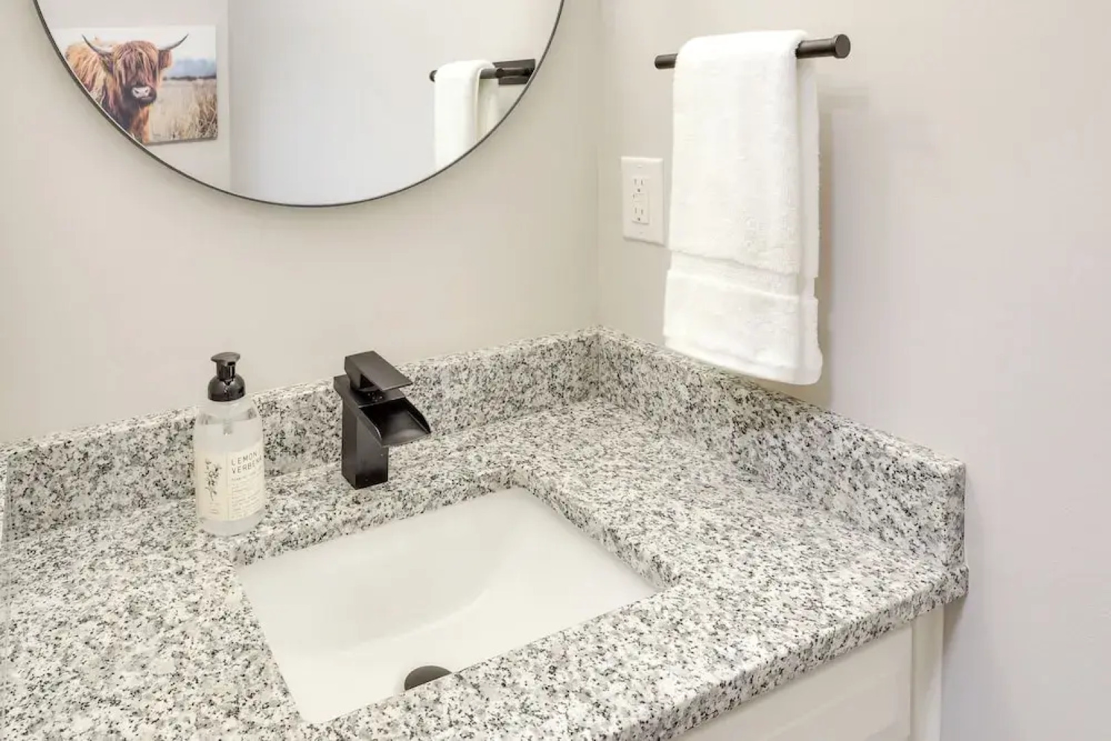 Modern Townhome: Walk to Tennessee Tech University