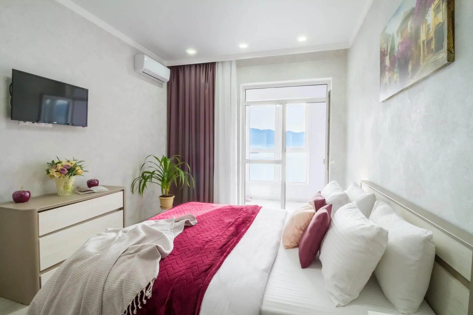 Южный берег на набережной Адмирала Серебрякова