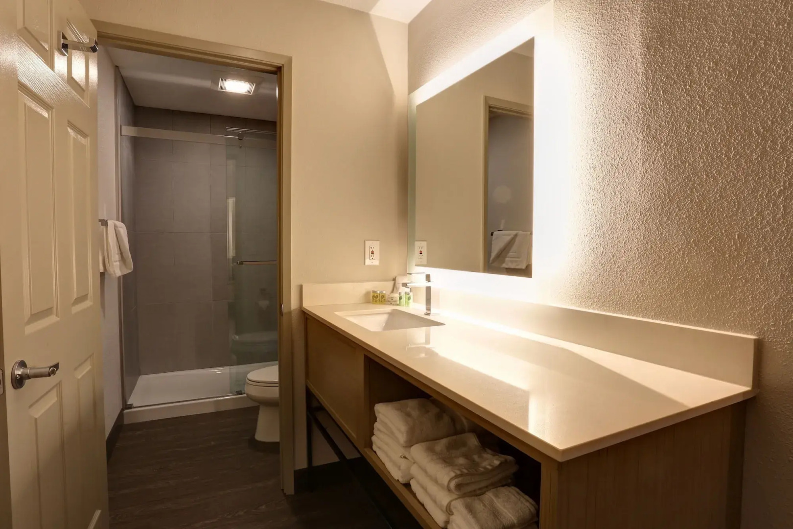 GreenTree Pasadena Inn