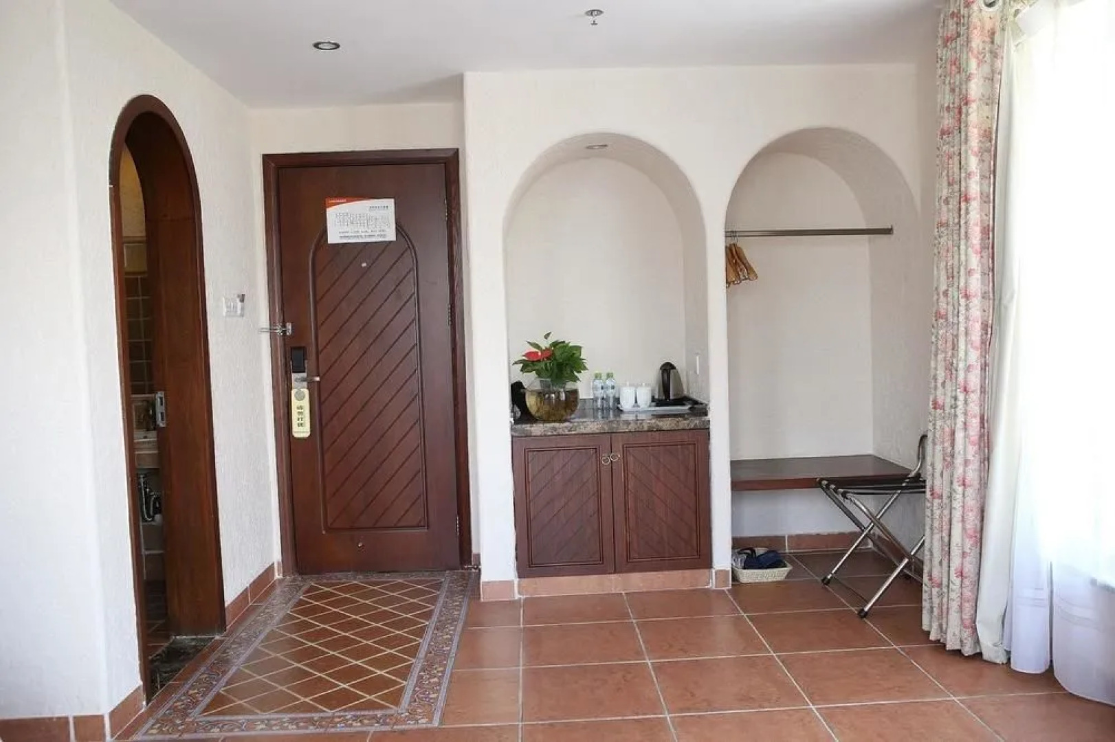 Haikou Yelin Tinghai Hotel (Haikou Bay)