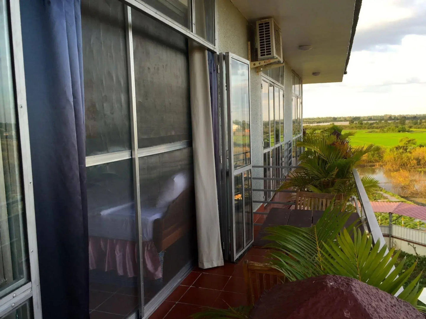 River Dolphin Hotel