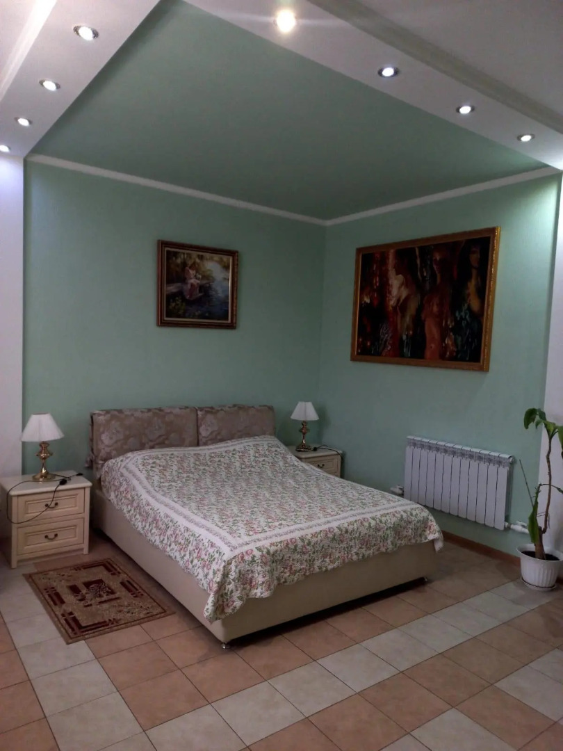 Анна и Король на Мирном переулке