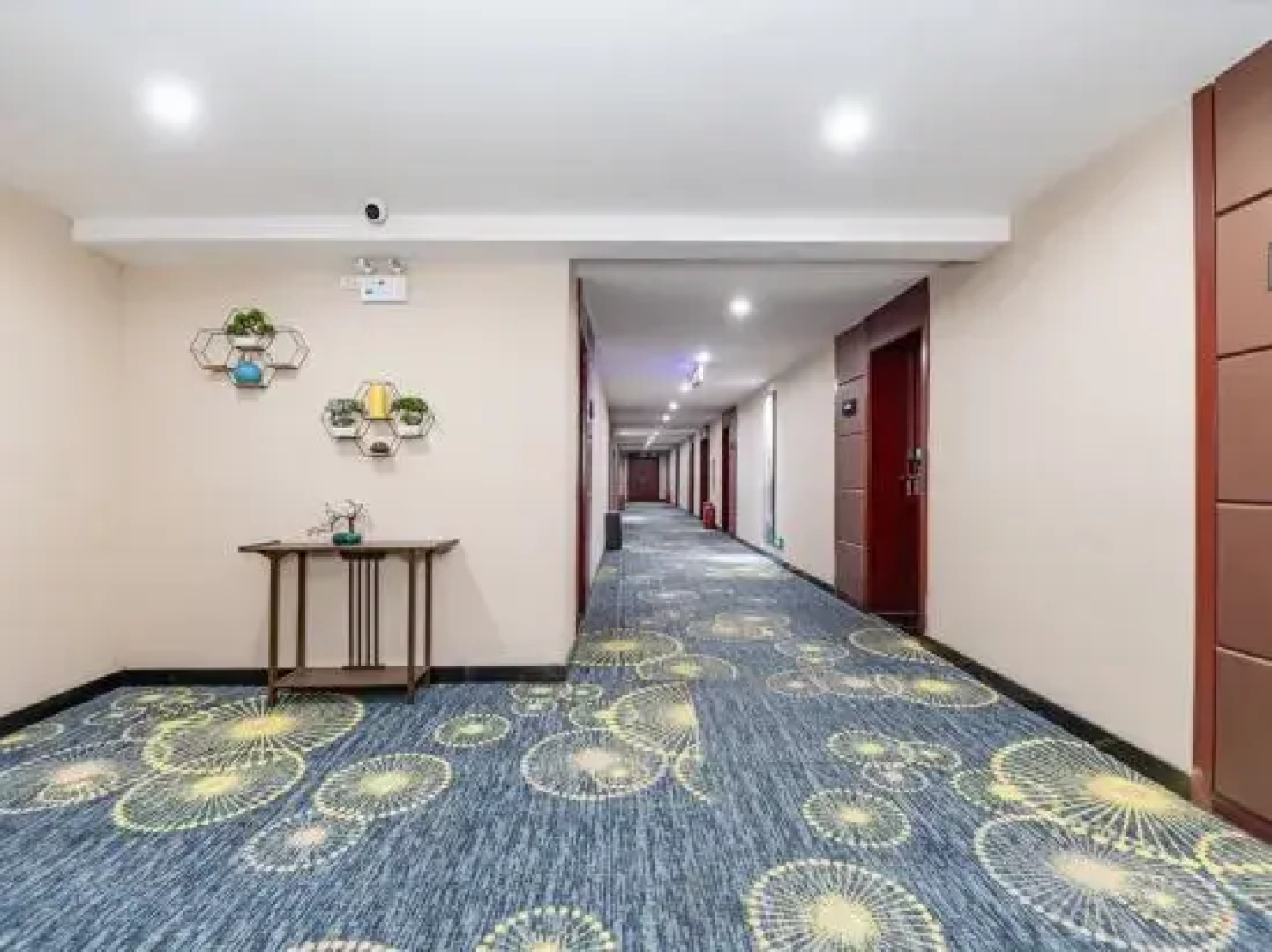 Shangyite Boutique Hotel (Garden Road Pedestrian Street Art College Branch )