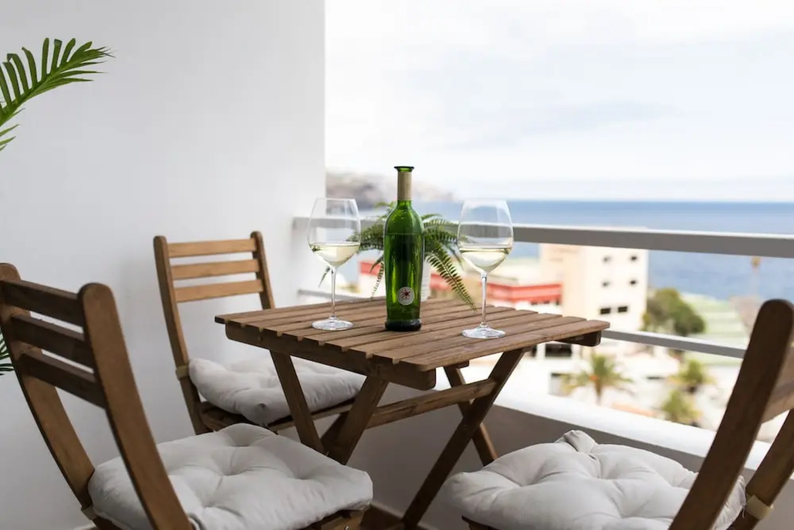 Endless Summer Apartment, Fresh Style and Sea Views