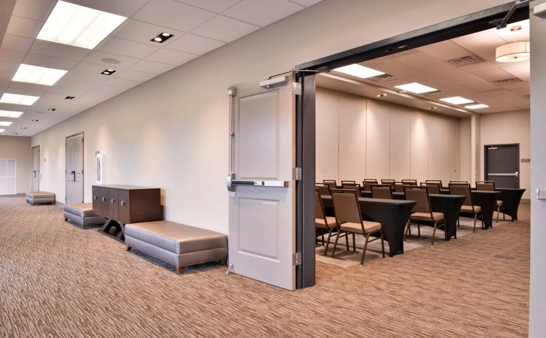 Country Inn & Suites by Radisson, Ft. Atkinson, WI