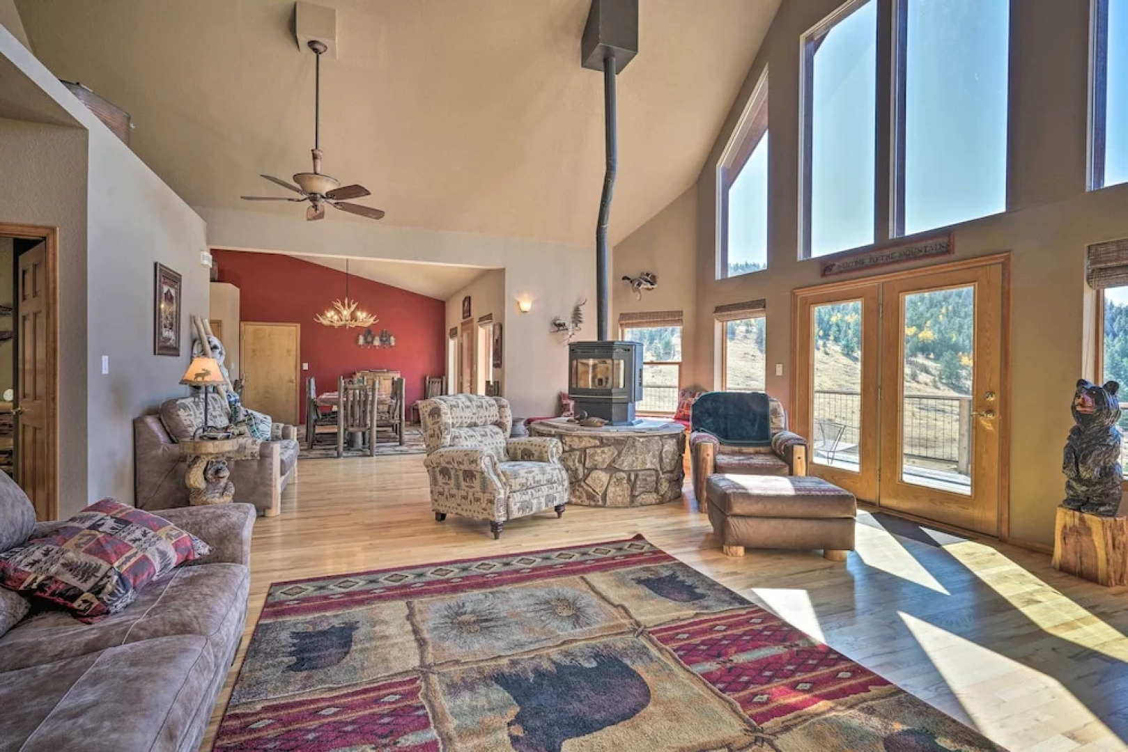Mtn-view Cabin w/ Deck, 3 Mi to Cripple Creek!