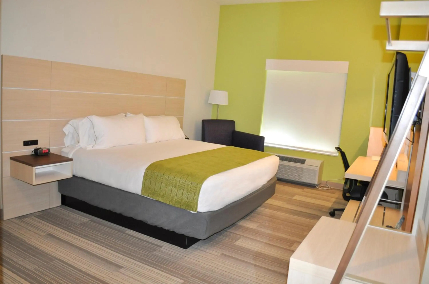 Holiday Inn Express & Suites Price