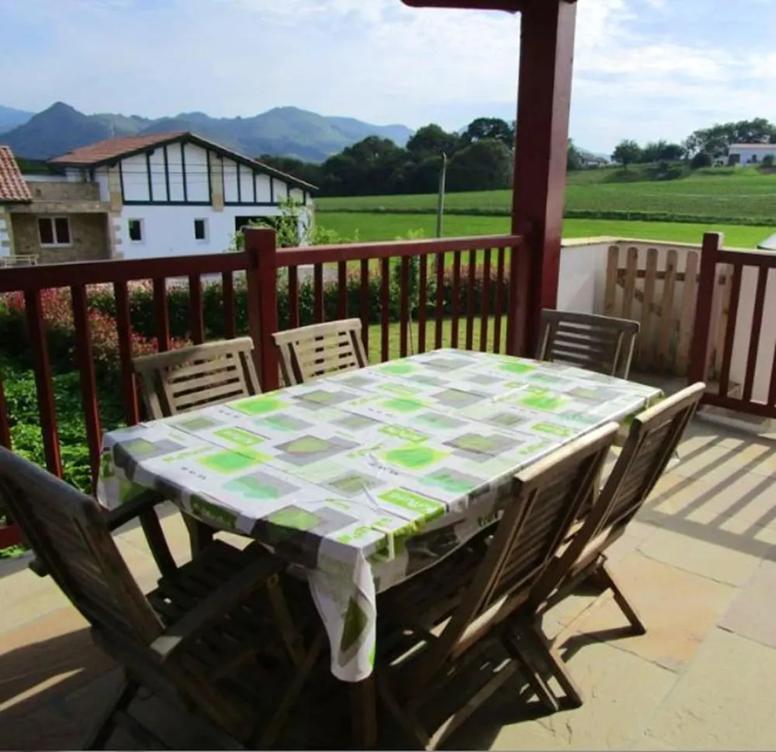 Apartment With 4 Bedrooms in Ainhoa, With Wonderful Mountain View, Enclosed Garden and Wifi - 30 km From the Beach