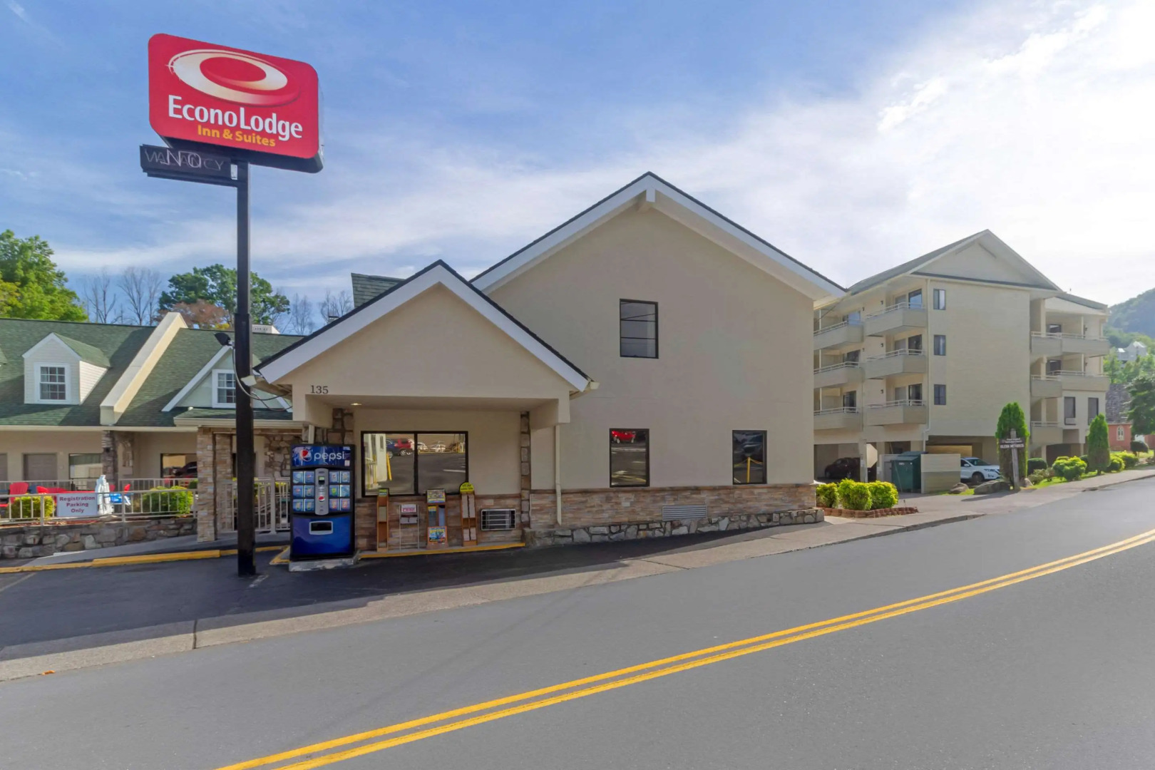 Econo Lodge Inn & Suites Gatlinburg at the Convention Center