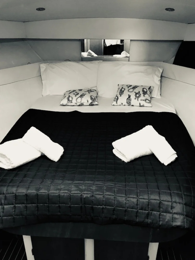 Lullaby boat&breakfast