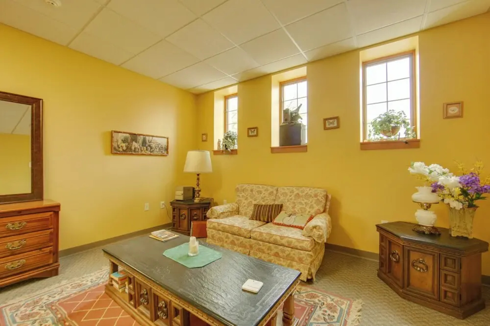 20 Mi to Dtwn Pittsburgh: Pet-friendly Apartment