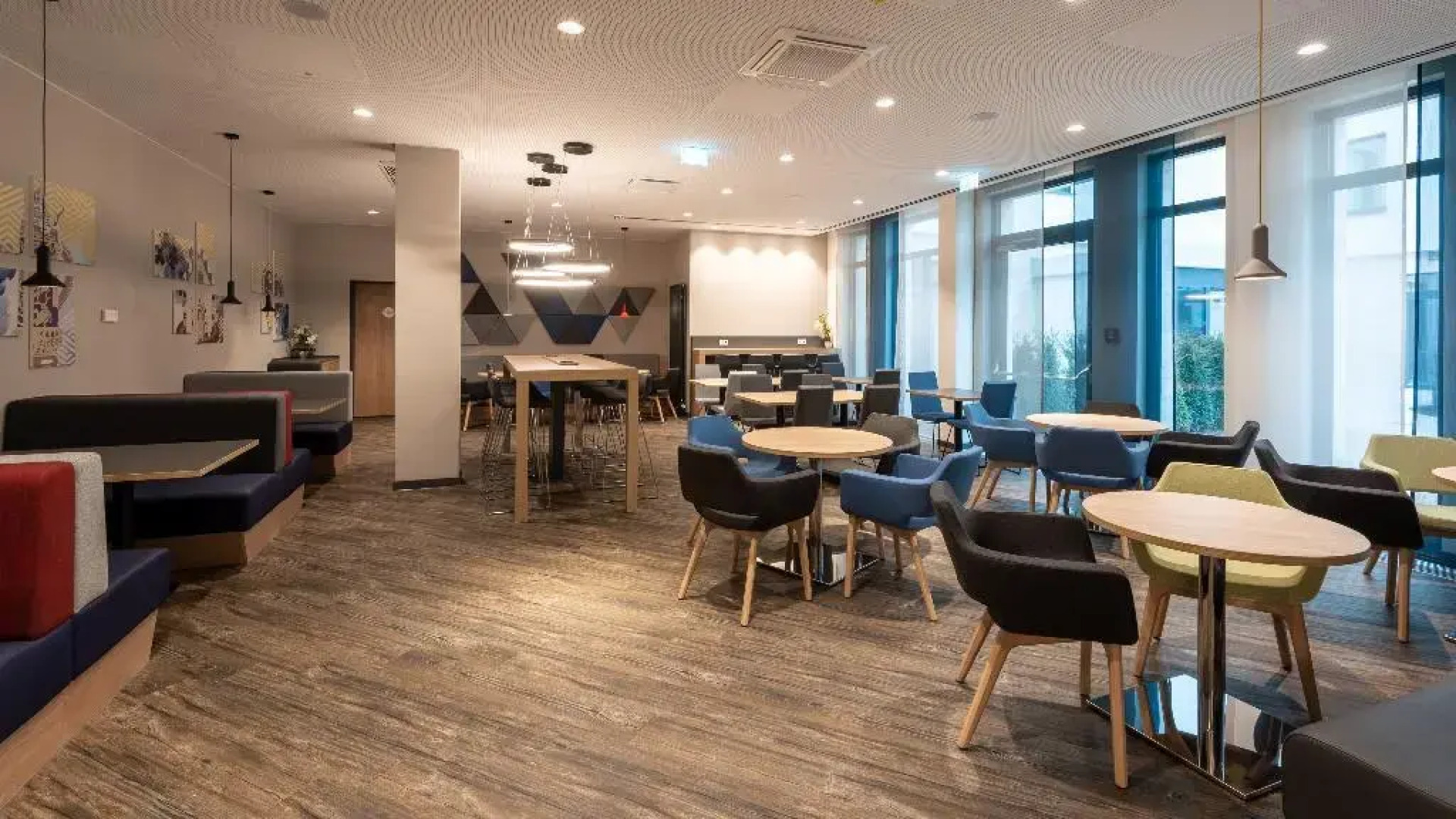 Holiday Inn Express Munich North by IHG
