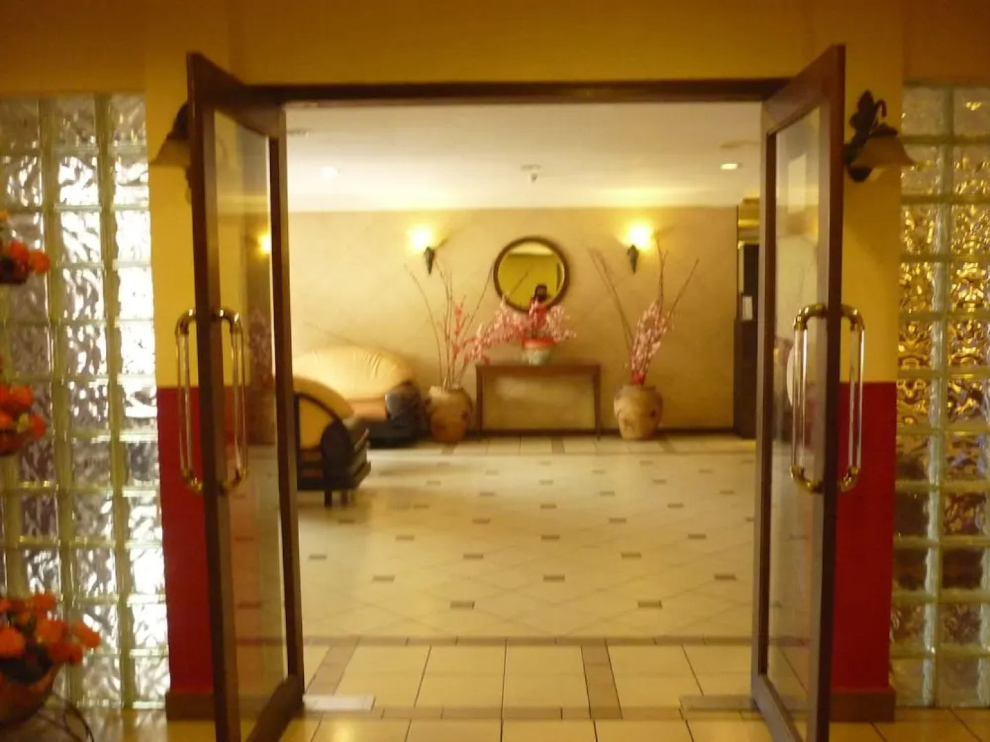 Hotel Centrepoint (Self Check In After 5PM)