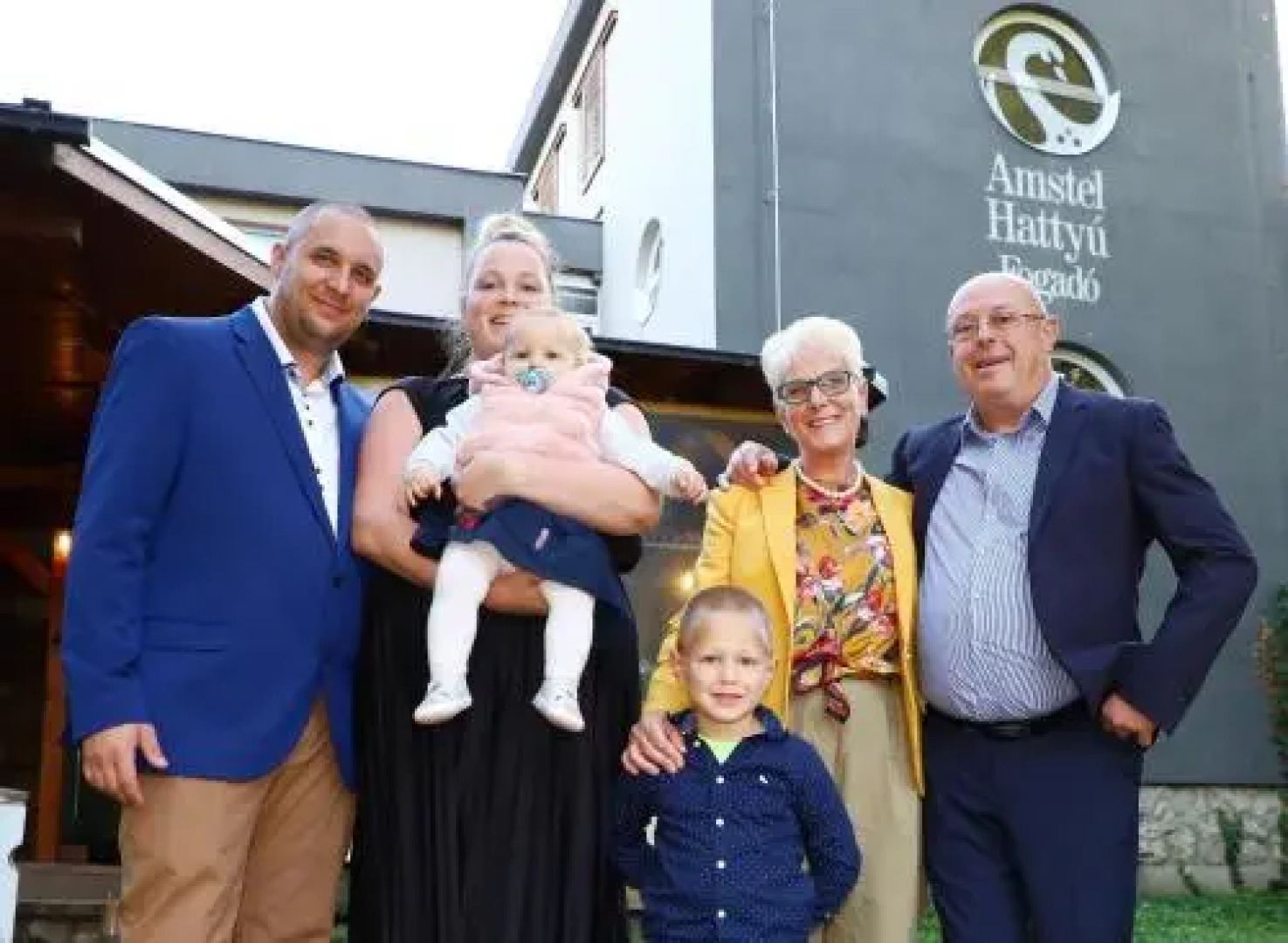 Amstel Hattyú Fogadó és Amstel Cafe & Restaurant