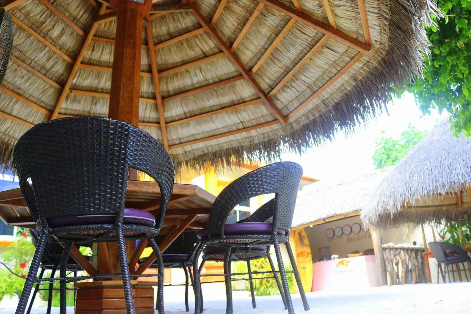 Ras Beach Inn
