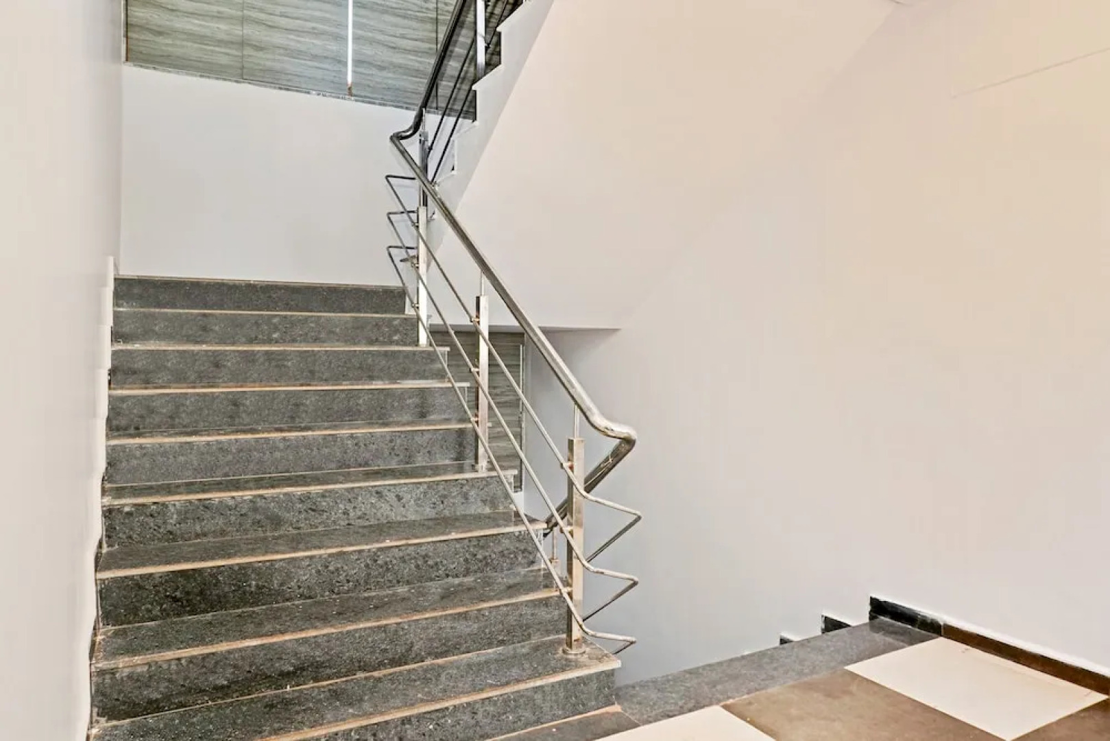 OYO 29634 Hotel Navalai Pride