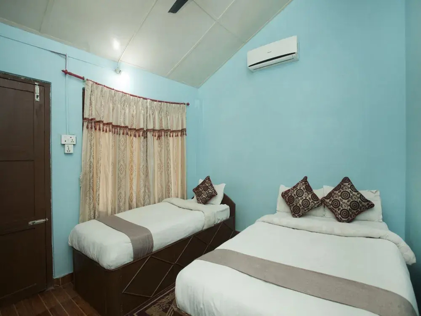 SPOT ON 486 Hotel Holy Lodge