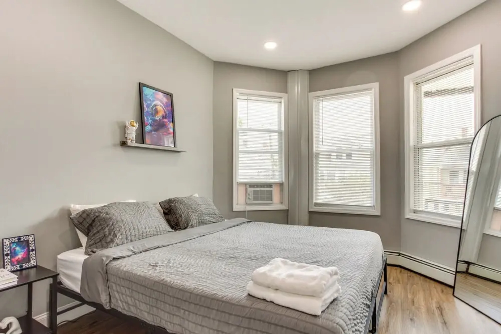 Convenient Elizabeth Apartment w/ Private Balcony!