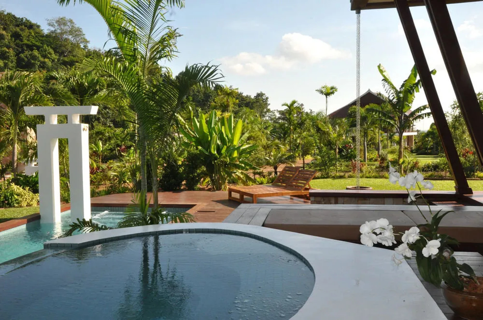 Cominsia Lodge