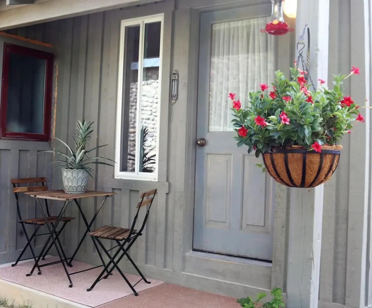 River Stone Inn & Gallery