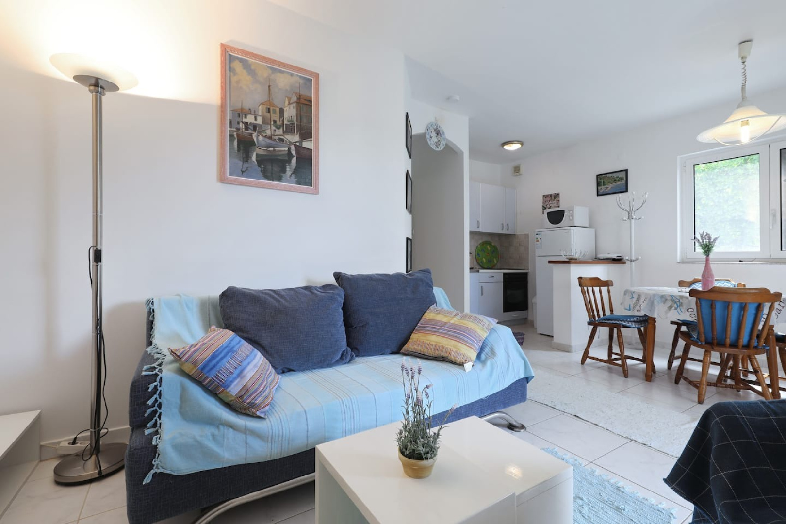 Apartment Djurdja - 20 m from beach : A2 Luka Murter, Island Murter