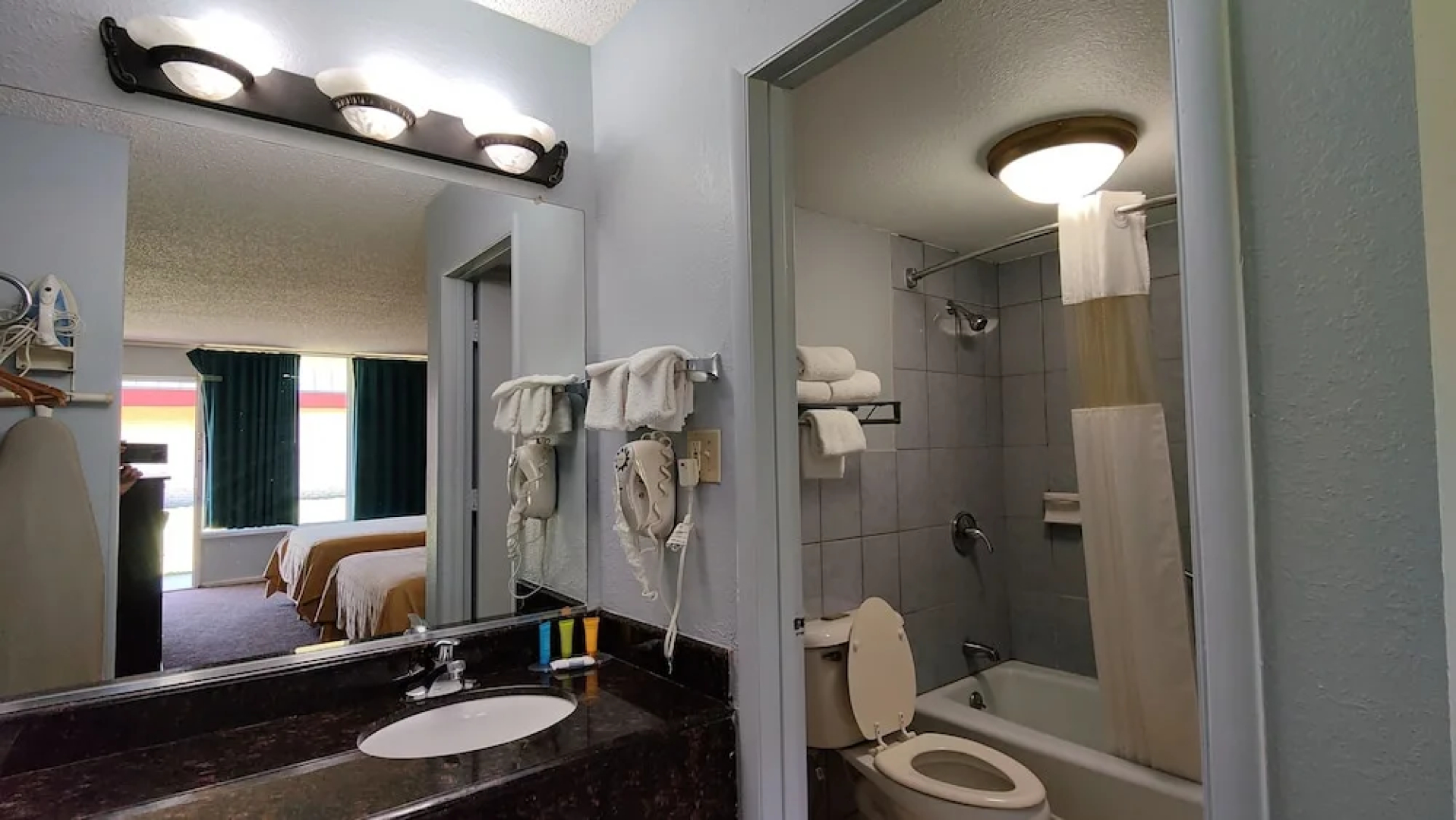 Countryside Inn & Suites